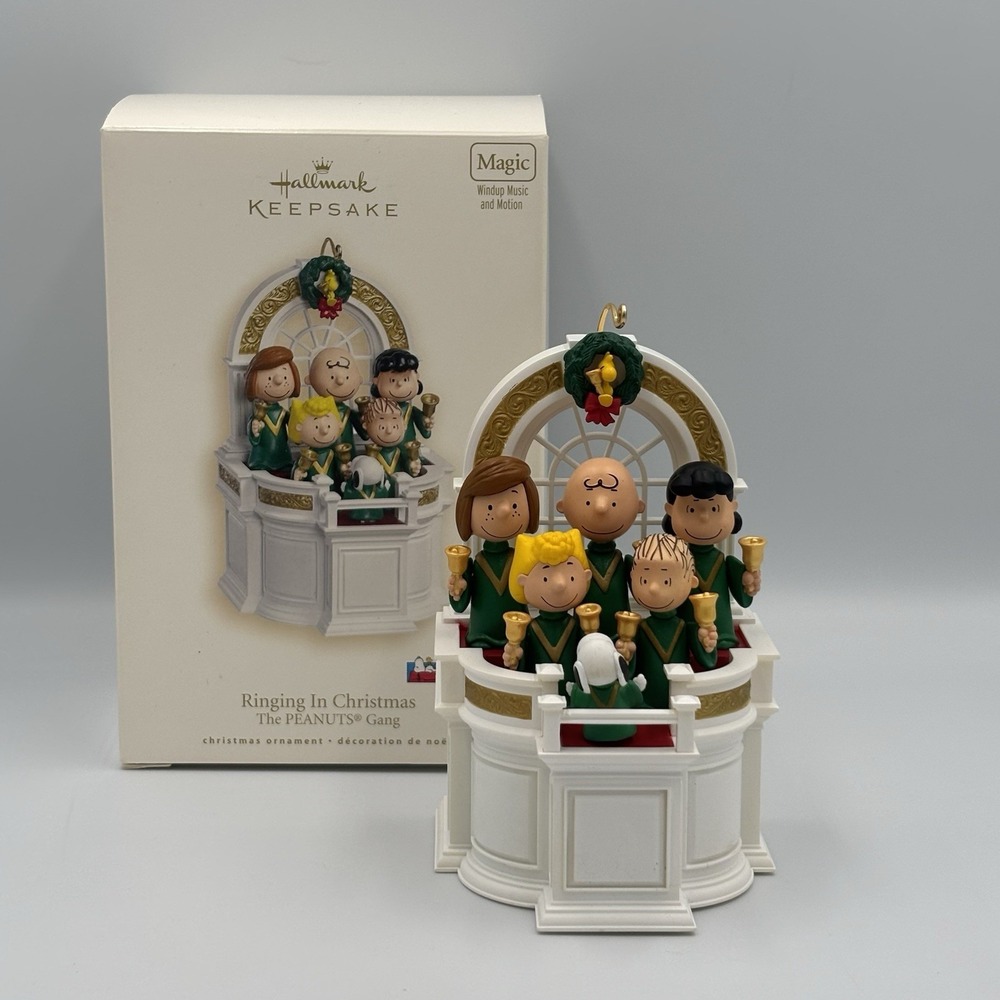 Hallmark Keepsake Peanuts Gang 2007 Ringing in Christmas Magic Ornament‎ EUC